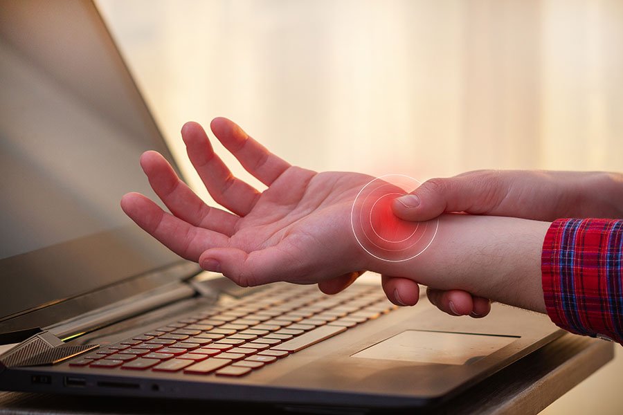 Light Therapy Offers Relief for Carpal Tunnel Syndrome